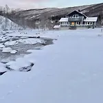 Riverfront House With 98 Inch Tv, Ps5 & Activities Σπίτι διακοπών