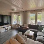 Riverfront House With 98 Inch Tv, Ps5 & Activities Νάρβικ