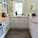 Riverfront House With 98 Inch Tv, Ps5 & Activities