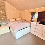 Riverfront House With 98 Inch Tv, Ps5 & Activities