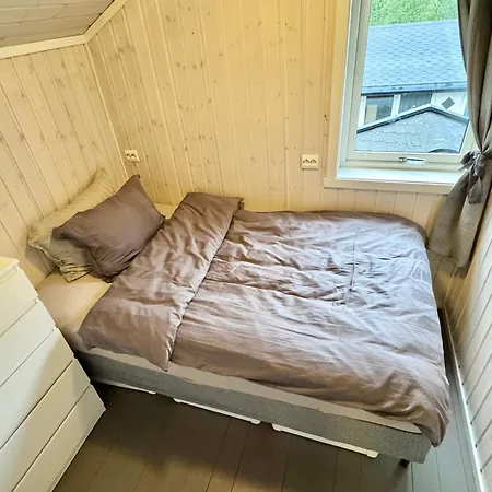 Riverfront House With 98 Inch Tv, Ps5 & Activities Narvik