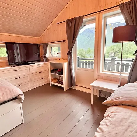 بيت للعطل Riverfront House With 98 Inch Tv, Ps5 & Activities *