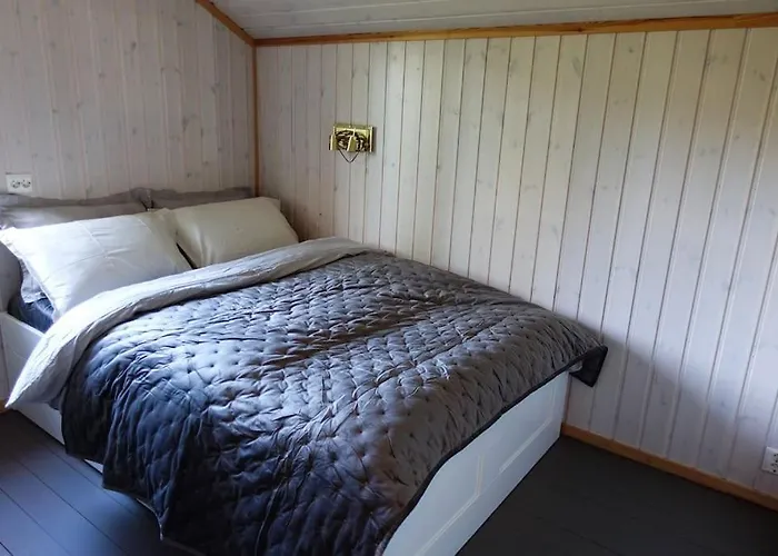 Casa de Férias Riverfront House With 98 Inch Tv, Ps5 & Activities Narvik