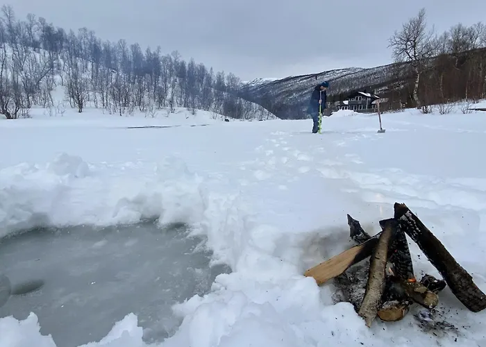 Riverfront House With 98 Inch Tv, Ps5 & Activities *