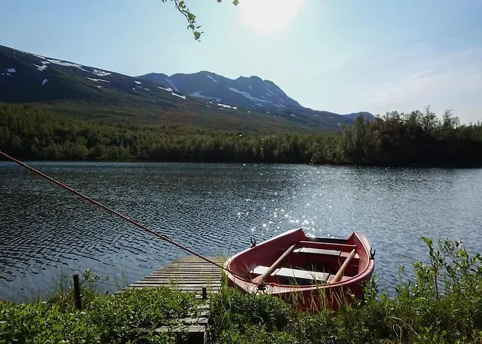 Riverfront House With 98 Inch Tv, Ps5 & Activities Narvik