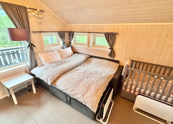 Riverfront House With 98 Inch Tv, Ps5 & Activities Casa de Férias