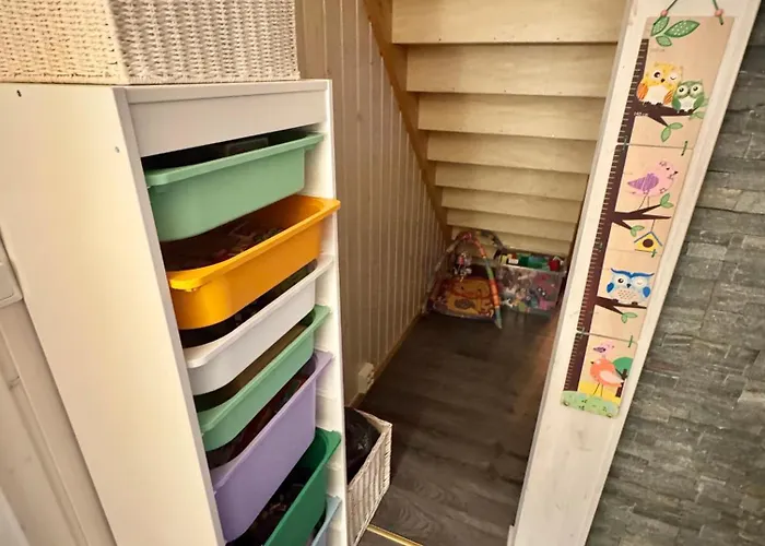 Casa de Férias Riverfront House With 98 Inch Tv, Ps5 & Activities Narvik