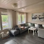 Дом отдыха Riverfront House With 98 Inch Tv, Ps5 & Activities Нарвик