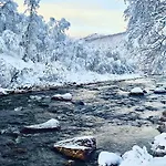 Riverfront House With 98 Inch Tv, Ps5 & Activities Дом отдыха