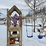 Riverfront House With 98 Inch Tv, Ps5 & Activities * Нарвик