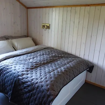 Vakantiehuis Riverfront House With 98 Inch Tv, Ps5 & Activities Narvik