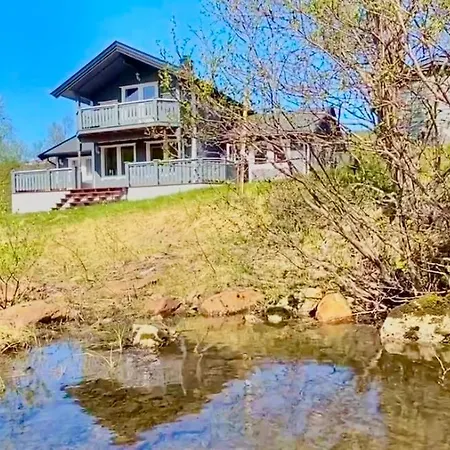 Riverfront House With 98 Inch Tv, Ps5 & Activities *