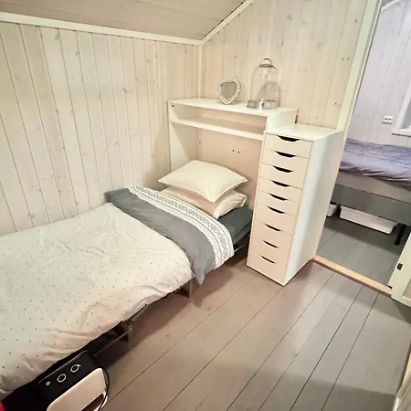 Vakantiehuis Riverfront House With 98 Inch Tv, Ps5 & Activities