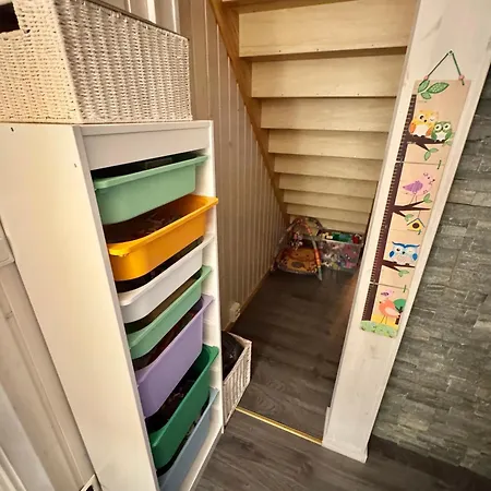 Vakantiehuis Riverfront House With 98 Inch Tv, Ps5 & Activities Narvik